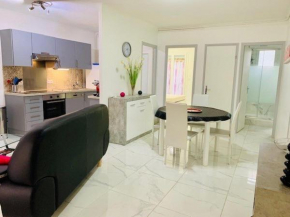 Appart T3 rénové avec climatisation, terrasse, wifi, ascenseur et parking à 2 min des thermes - FR-1-703-112